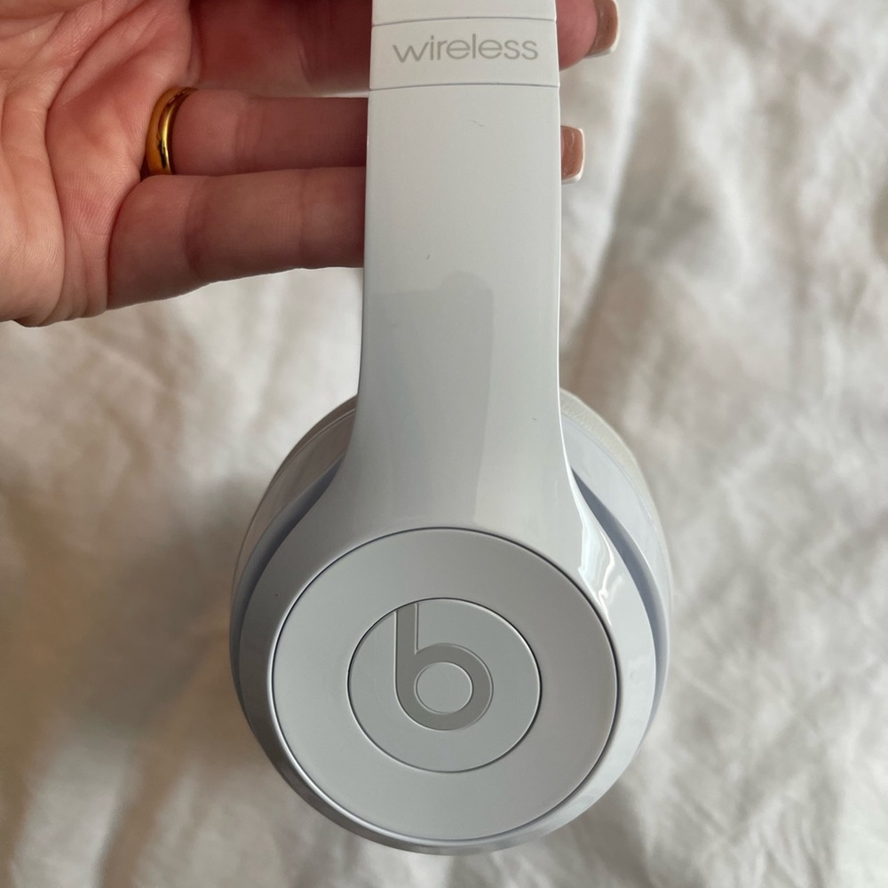 White beats wireless